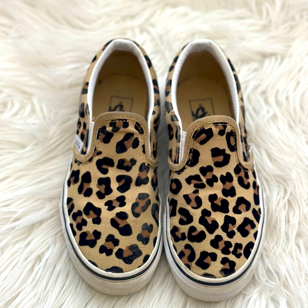 Slip on leopard Vans size 1